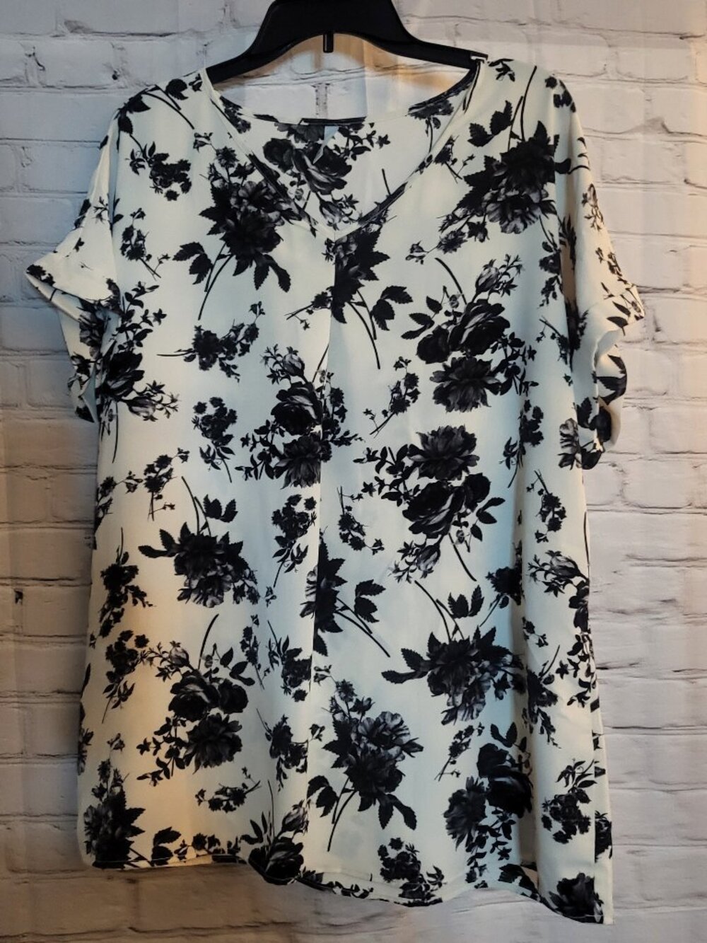 Que Zhu, Size 2XL, Black & Ivory